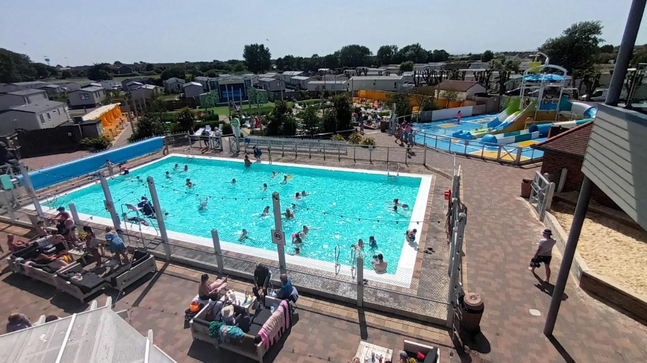 Olympic Holiday Caravan Hotel เซลซี ภายนอก รูปภาพ
